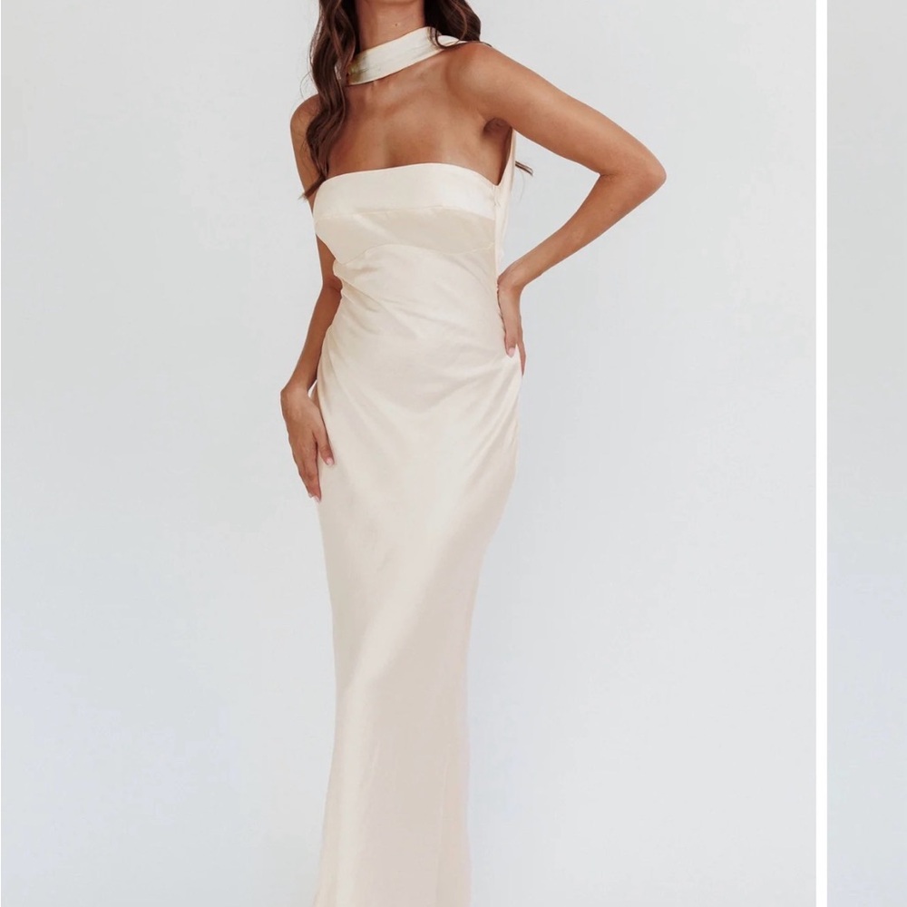 Elegant Cream Strapless Dress